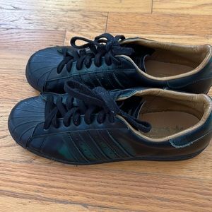 Adidas black and green leather tennis shoes